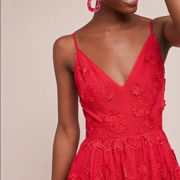 ANTHRO’ MONIQUE LHUILLIER | Red Floral Appliqué Tiered Lace Bella Dress Size 12 - Picture 2 of 10